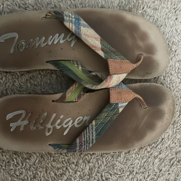 Tommy Hilfiger sandals - plaid design - Picture 2 of 2